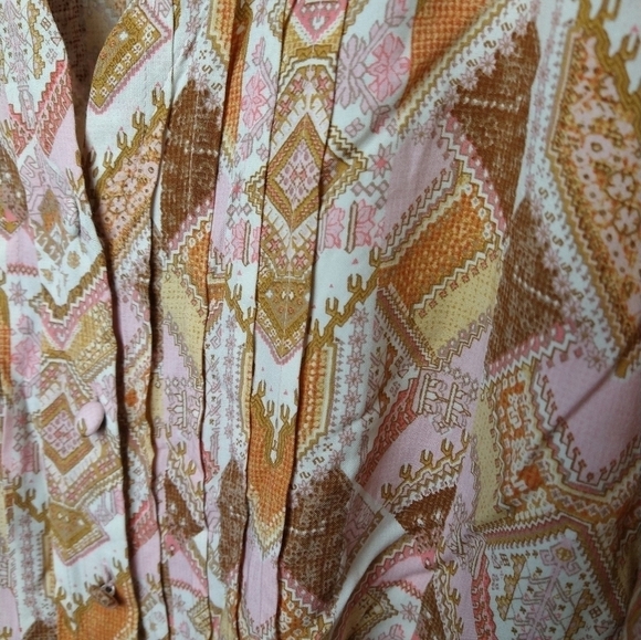 J. Jill  v neck front button minimalist pleated blouse. Size L - Picture 3 of 10